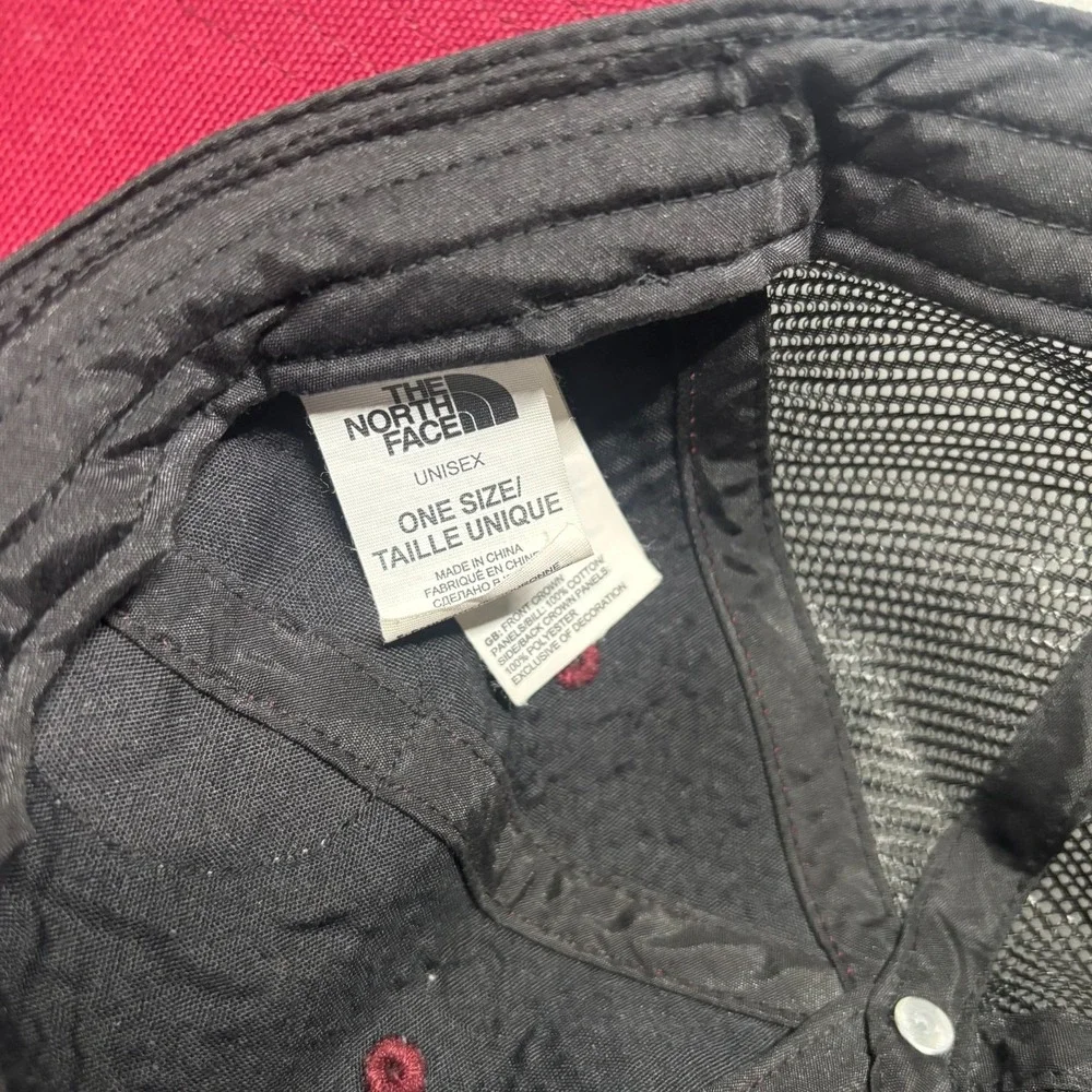 The North Face Snapback Trucker Hat Red One‎ Size Adjustable Mesh Back 6 Panel